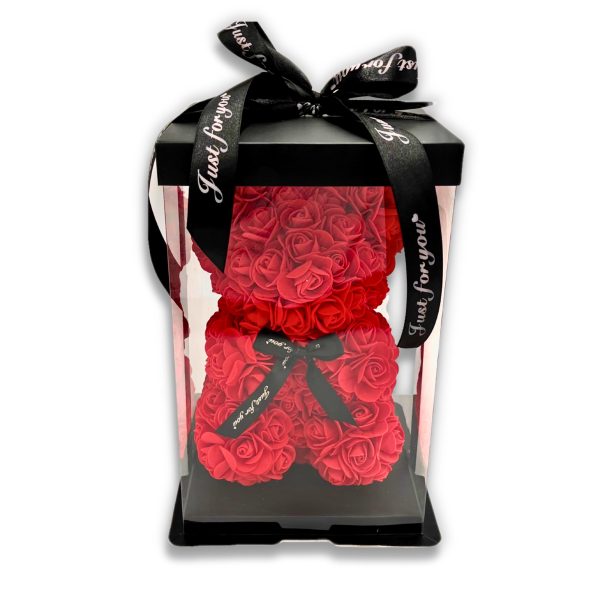 červený macko 25cm teddyrose z penových 3d ruží s čiernou stuhou v priesvitnej darčekovej krabici